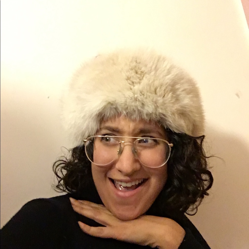 Meet your Posher, Ayla
